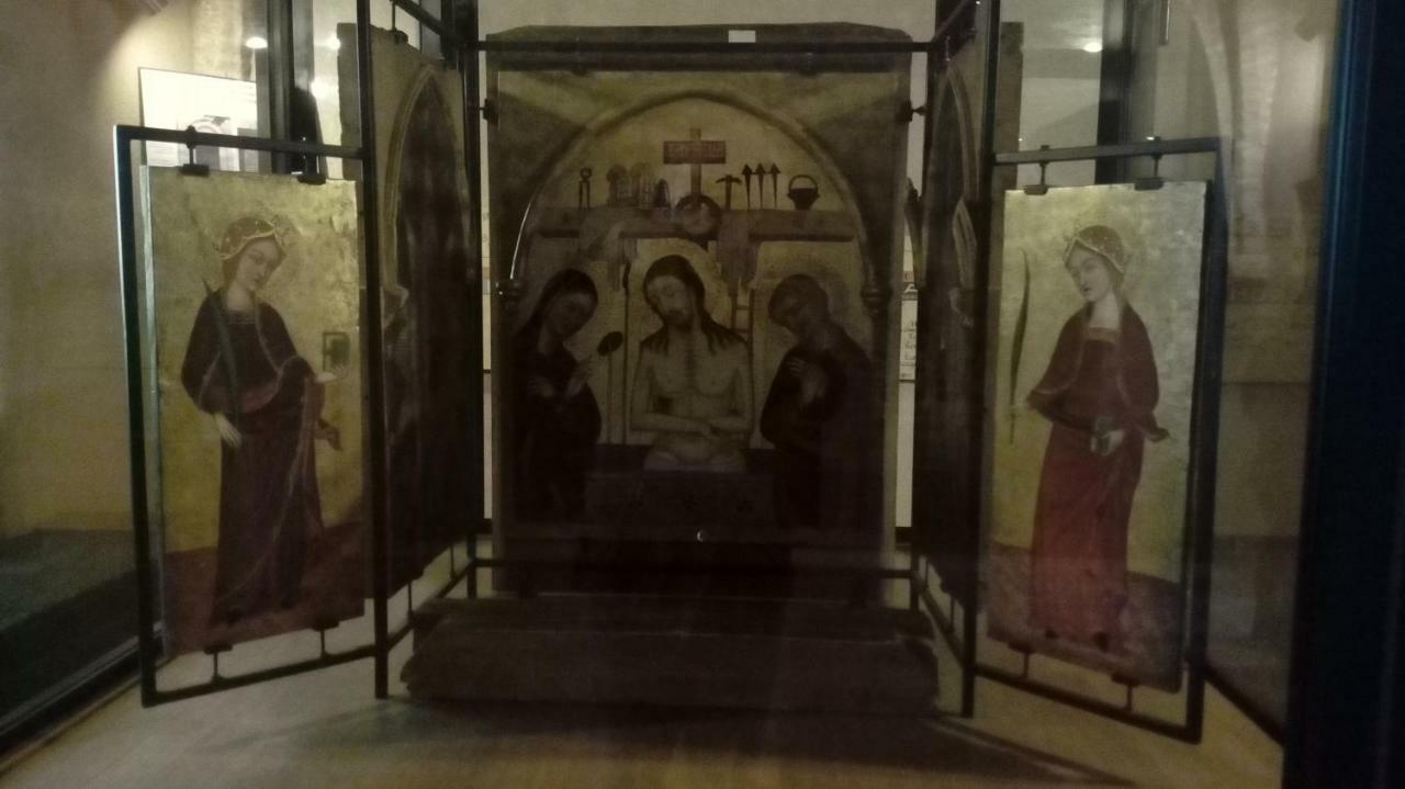 Maison Au Pied De La Cathedrale Эльн Экстерьер фото